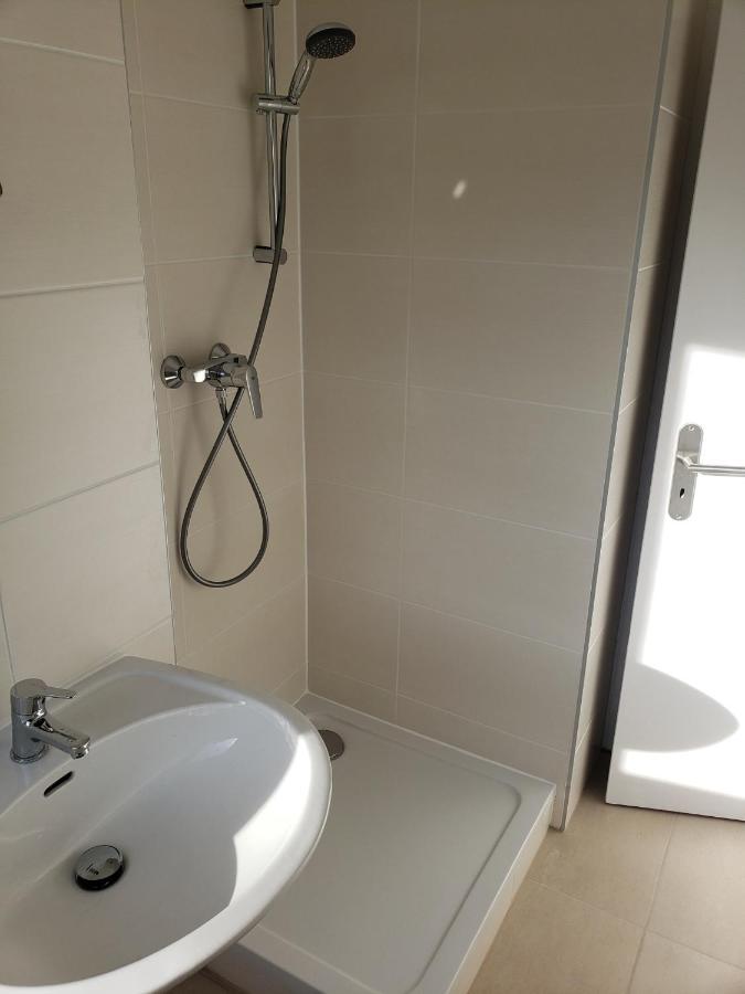 1-Zimmerappartment für Monteure, Handwerker, Studenten und Azubis mit eigenem Bad WC Salzgitter Exterior foto