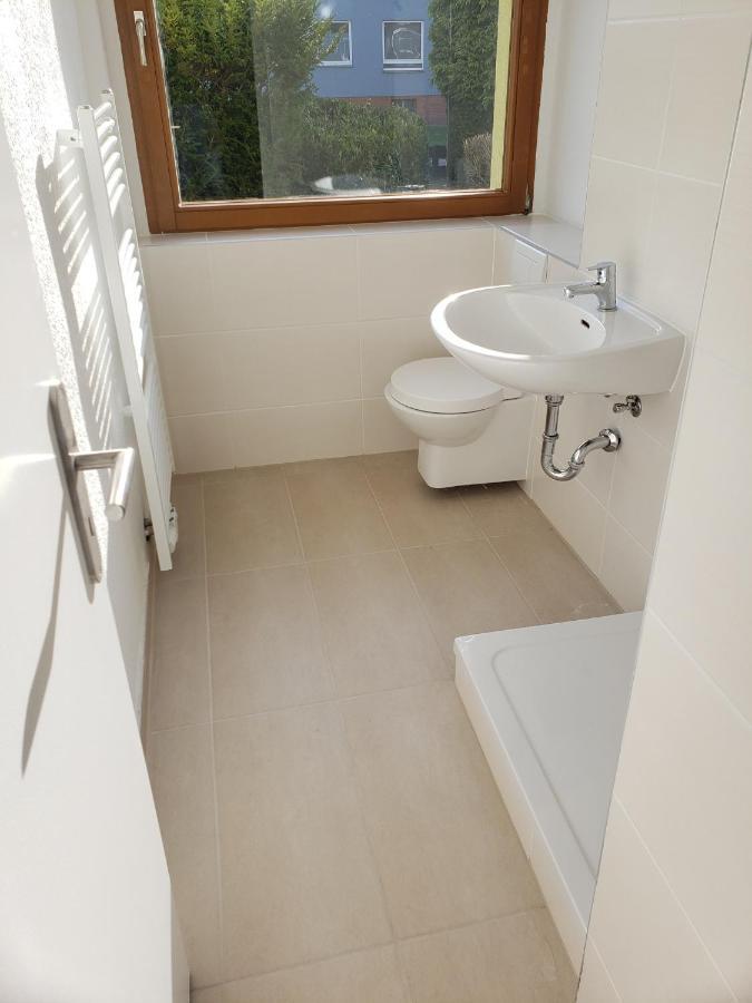 1-Zimmerappartment für Monteure, Handwerker, Studenten und Azubis mit eigenem Bad WC Salzgitter Exterior foto